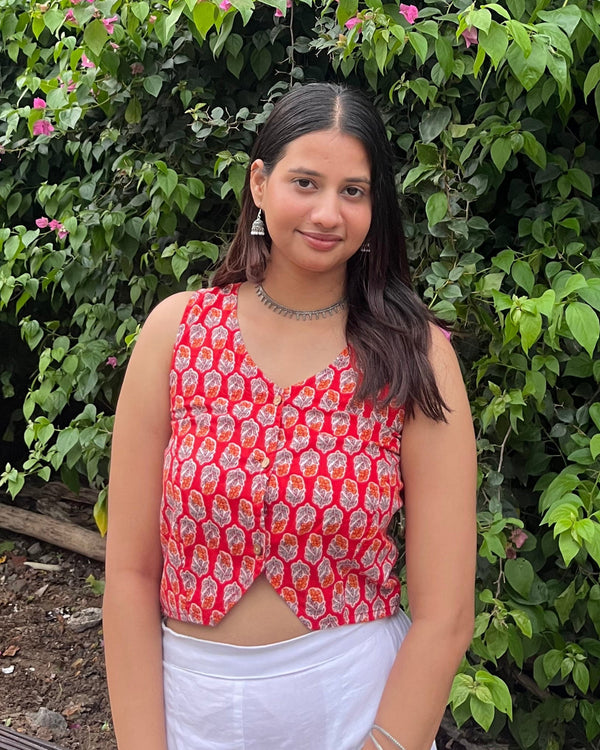 Elara Red Butti Cotton V Neck Crop Top - Anasiya