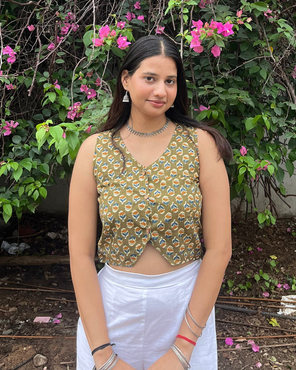 Elara Green Butti Cotton V Neck Crop Top - Anasiya